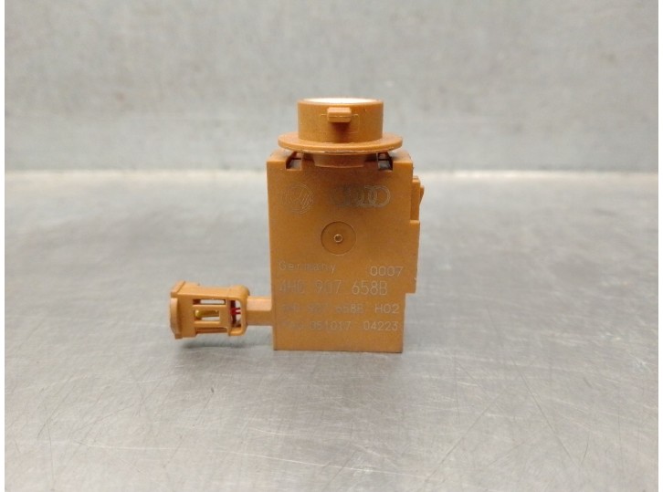 Recambio de sensor para audi a3 sportback (8va, 8vf) 1.5 tfsi referencia OEM IAM 4H0907658B 