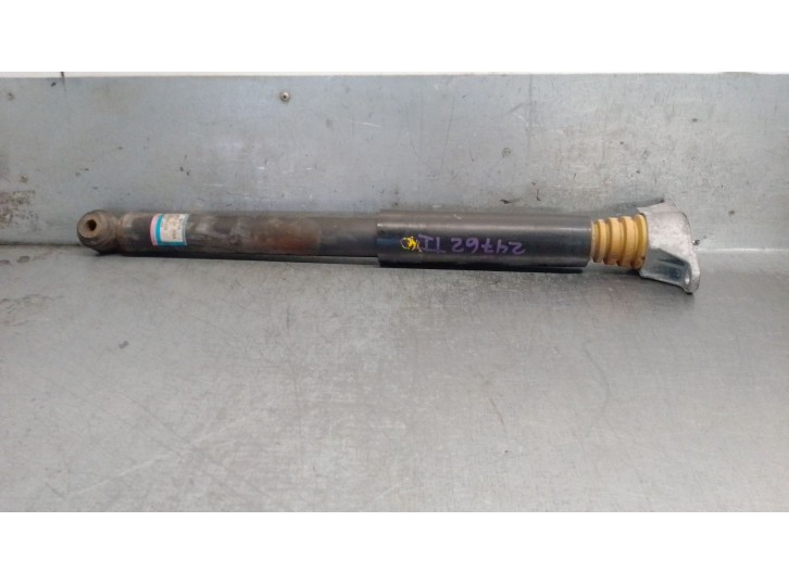 Recambio de amortiguador trasero izquierdo para mazda 6 sedán (gj, gl) 2.2 d (gj2fp) referencia OEM IAM GMK628910A GMK628910D 