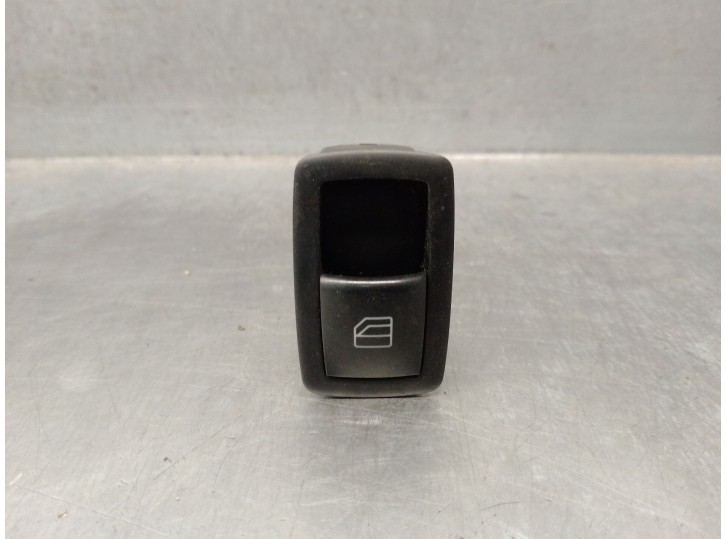Recambio de mando elevalunas delantero derecho para mercedes-benz clase b sports tourer (w245) b 170 (245.232) referencia OEM IA