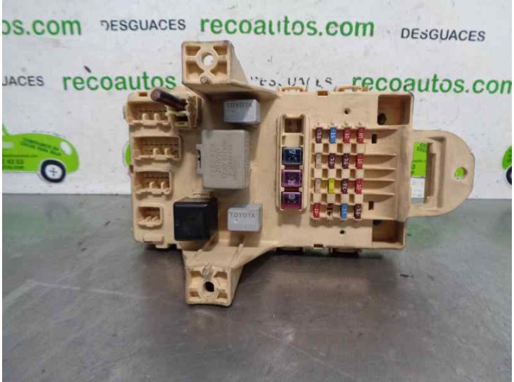 Recambio de caja reles / fusibles para toyota yaris (_p1_) 1.3 (scp12_, scp13_) referencia OEM IAM 827300D040 