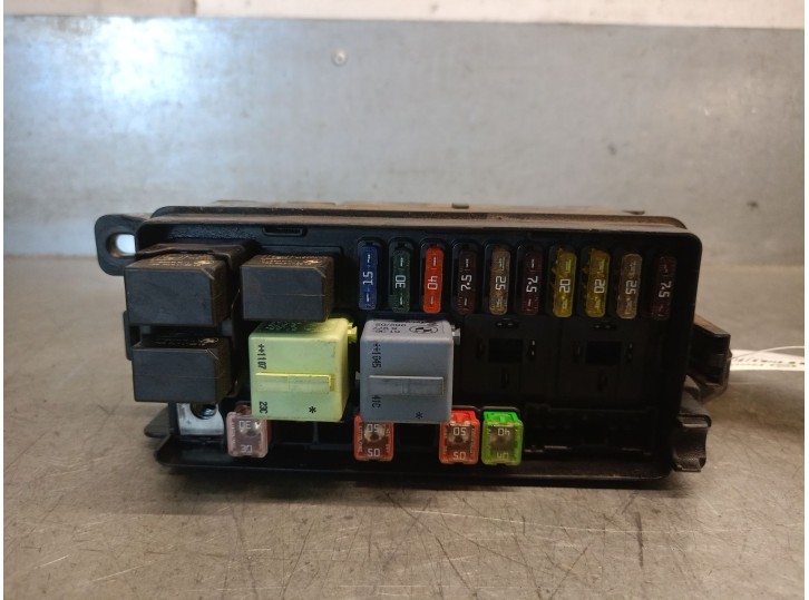 Recambio de caja reles / fusibles para mini mini countryman (r60) cooper d referencia OEM IAM 9213372 