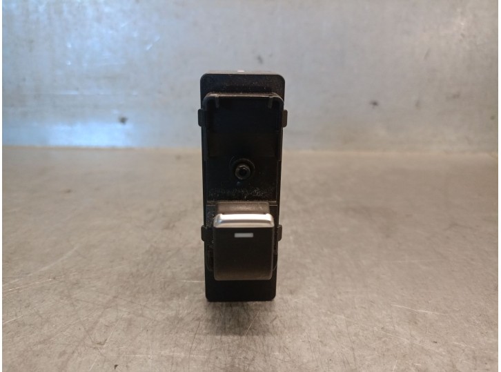 Recambio de mando elevalunas delantero derecho para mazda 6 sedán (gj, gl) 2.2 d (gj2fp) referencia OEM IAM GMM666370 GMM666370 