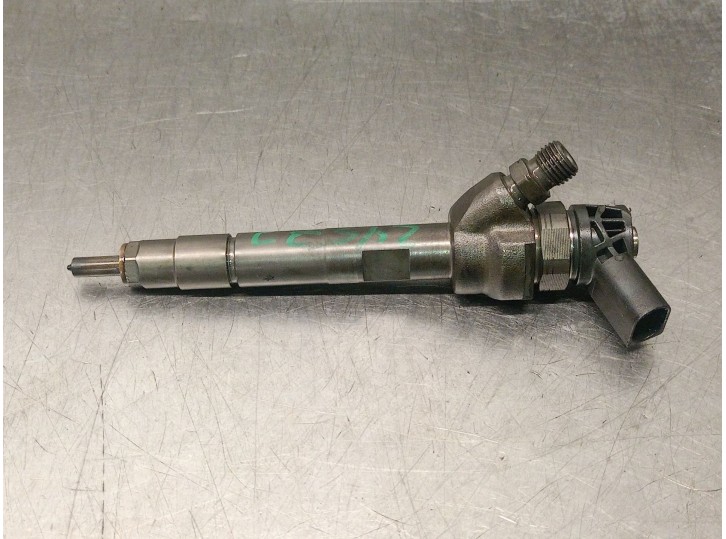 Recambio de inyector para bmw 3 touring (f31) 330 d referencia OEM IAM 7810702 13537810702 0445110616