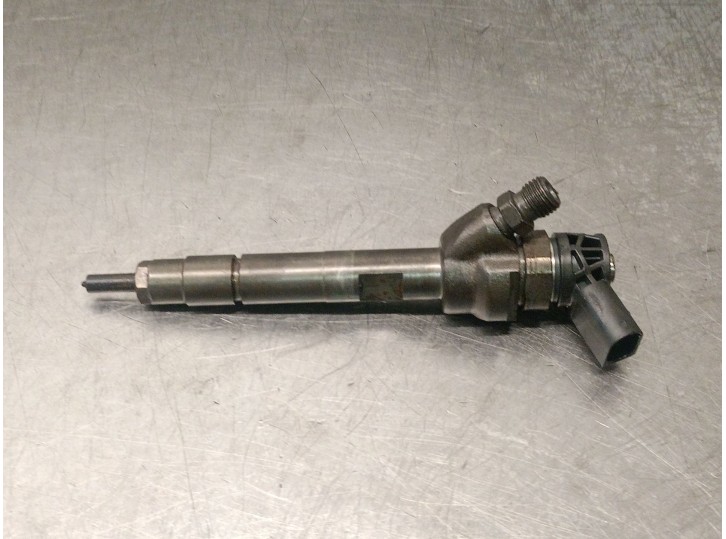 Recambio de inyector para bmw 3 touring (f31) 330 d referencia OEM IAM 7810702 13537810702 0445110616