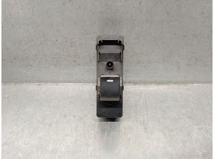 Recambio de mando elevalunas trasero derecho para mazda 6 station wagon (gj, gl) 2.2 d referencia OEM IAM GKL166380A GKL166380A 