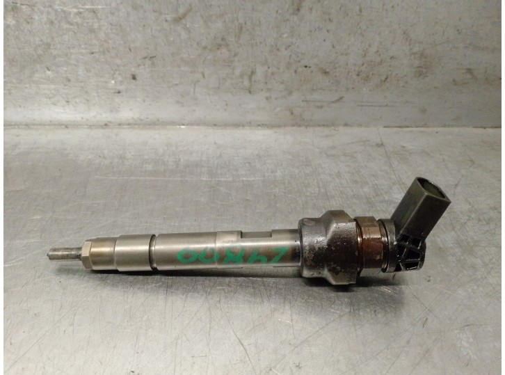 Recambio de inyector para bmw 5 (f10) 520 d referencia OEM IAM 7810702 13537810702 0445110616