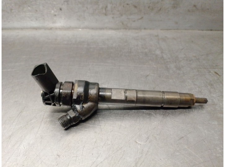Recambio de inyector para bmw 5 (f10) 520 d referencia OEM IAM 7810702 