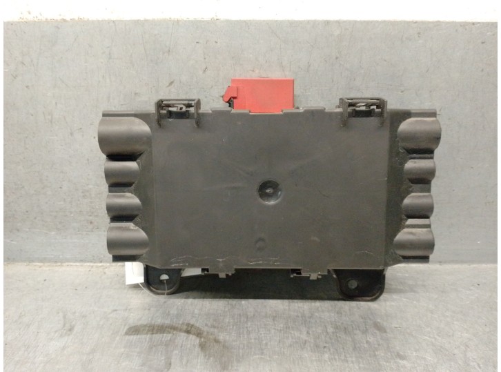 Recambio de caja reles / fusibles para volkswagen crafter furgoneta (sy_, sx_) 2.0 tdi referencia OEM IAM 7C0937629N 