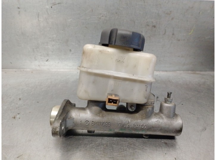 Recambio de bomba freno para hyundai sonata iv (ef) 2.0 16v referencia OEM IAM BM111028 5851038304 