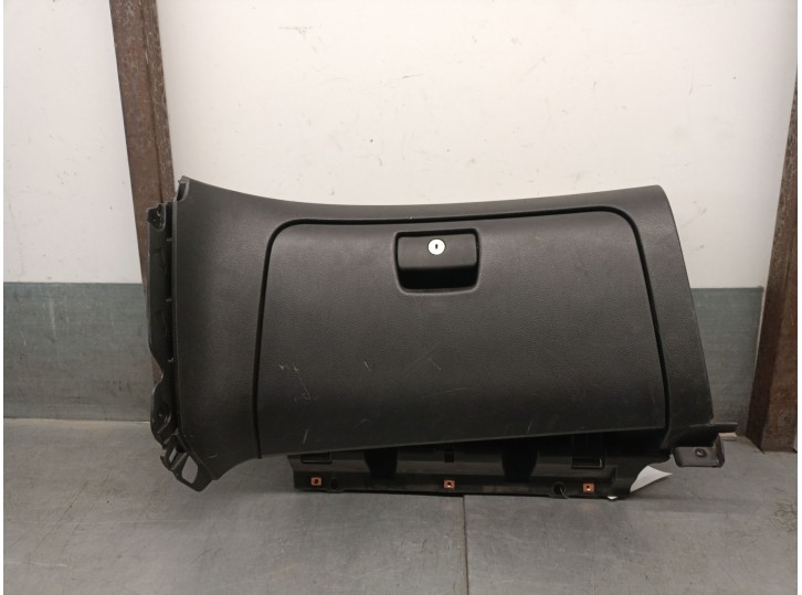Recambio de guantera para chevrolet orlando (j309) 2.0 d referencia OEM IAM 95130205 95130205 