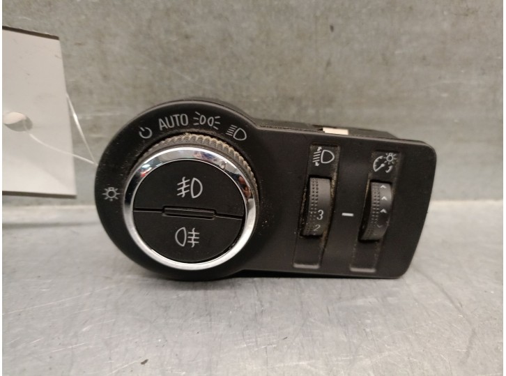 Recambio de mando luces salpicadero para chevrolet orlando (j309) 2.0 d referencia OEM IAM 13301752 13301752 