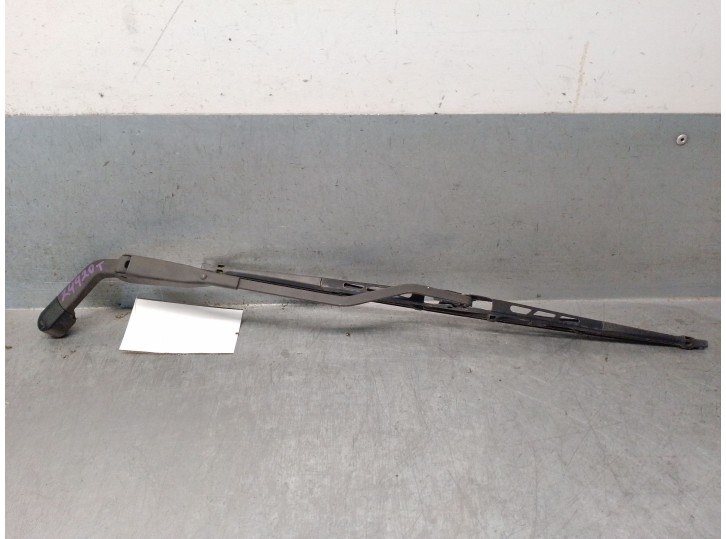 Recambio de brazo limpia trasero para kia carnival ii (gq) 2.9 crdi referencia OEM IAM 0K53Z67421A 0K53Z67421A 