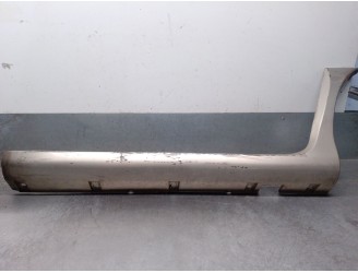 Recambio de molduras traseras para kia carnival ii (gq) 2.9 crdi referencia OEM IAM 0K56B50CE6B 0K56B50CE5DXX 