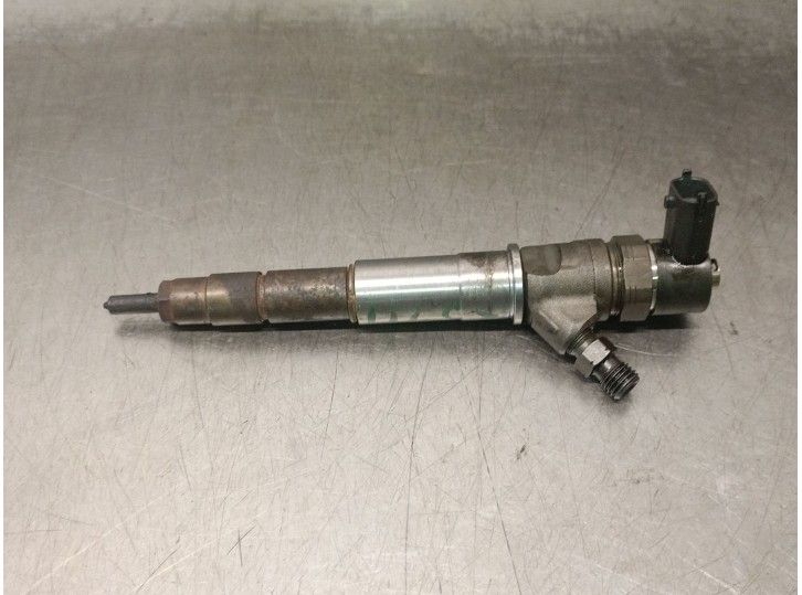 Recambio de inyector para renault master kasten 2.3 dci diesel cat referencia OEM IAM H82912226 0445110375