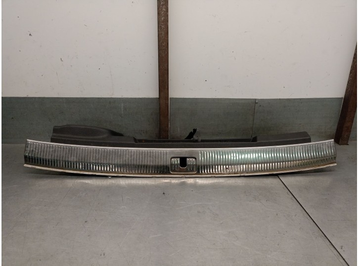 Recambio de molduras traseras para audi q7 (4mb, 4mg, 4mq) sq7 tdi quattro referencia OEM IAM 4M0864483F 4M0864483F 