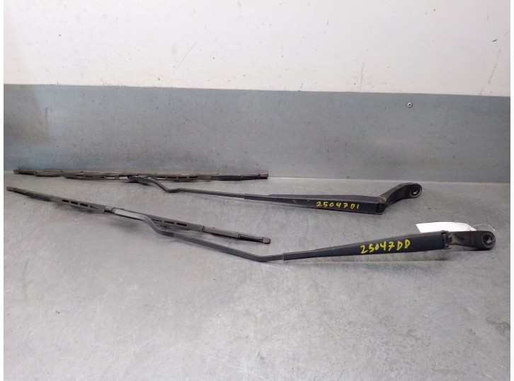 Recambio de brazo limpia delantero derecho para chrysler stratus (ja) 2.0 16v referencia OEM IAM 5288500AB 5288500AB 