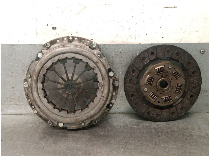 Recambio de kit embrague para volkswagen golf iii (1h1) 1.6 referencia OEM IAM 052198141CX 052198141CX 1878634206