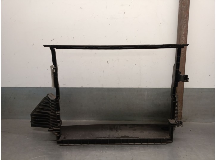 Recambio de calandra delantera de radiador para renault arkana i (lcm_, ldn_) 1.6 e-tech 145 (ldmu) referencia OEM IAM 214995476