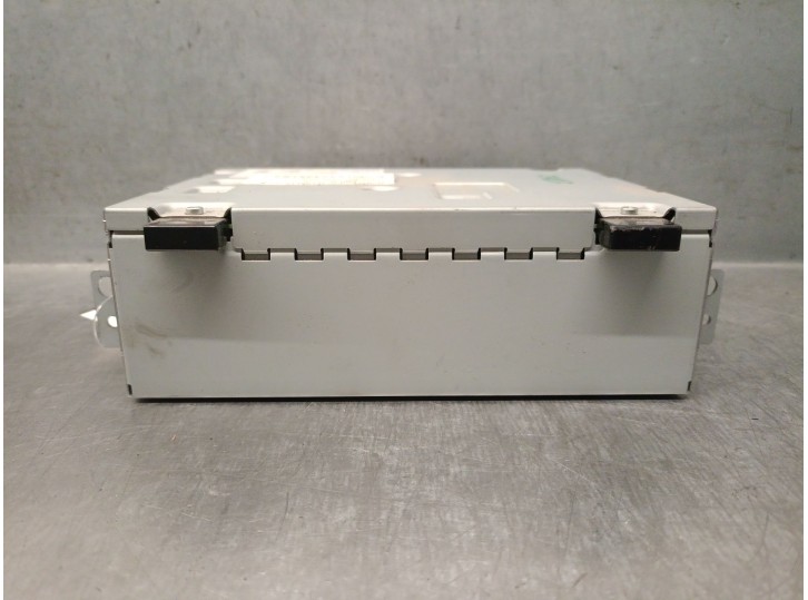 Recambio de sistema audio / radio cd para jaguar xe (x760) 2.0 d referencia OEM IAM HY3218K812BF T4A26999 