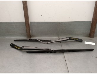 Recambio de brazo limpia delantero derecho para renault arkana i (lcm_, ldn_) 1.6 e-tech 145 (ldmu) referencia OEM IAM H4MC6 H4M