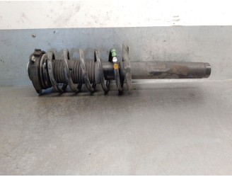 Replacement front right shock absorber for Volkswagen Caddy III van/MPV (2KA, 2KH, 2CA, 2CH) 1.9 TDI OEM IAM referenc