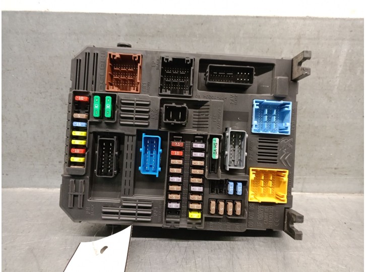 Recambio de caja reles / fusibles para peugeot expert furgoneta (v_) 1.5 bluehdi 100 referencia OEM IAM 9830790580 28625142 