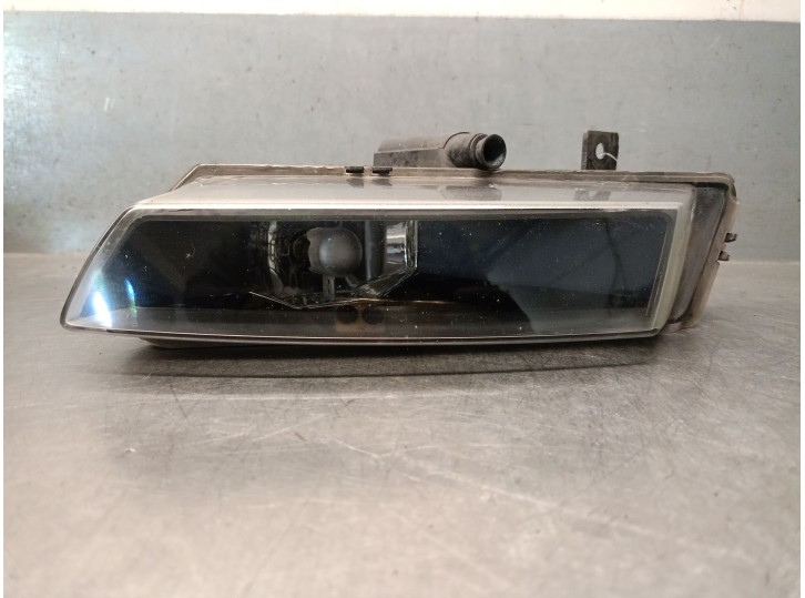Recambio de faro antiniebla izquierdo para bmw 1 (e87) 118 d referencia OEM IAM 7181287 63177181287 0305084001