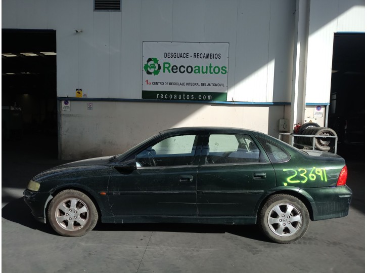 opel vectra b berlina del año 2000