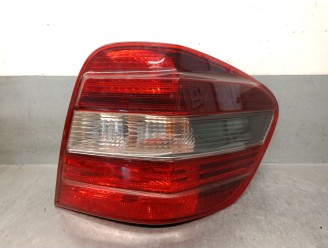 Recambio de piloto trasero derecho para mercedes-benz clase m (w164) ml 320 cdi 4-matic (164.122) referencia OEM IAM A1648201864