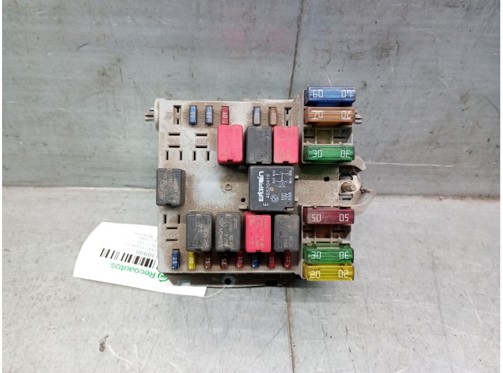 Recambio de caja reles / fusibles para fiat stilo (192_) 1.4 16v (192axh1b, 192bxh1b) referencia OEM IAM 51732865 
