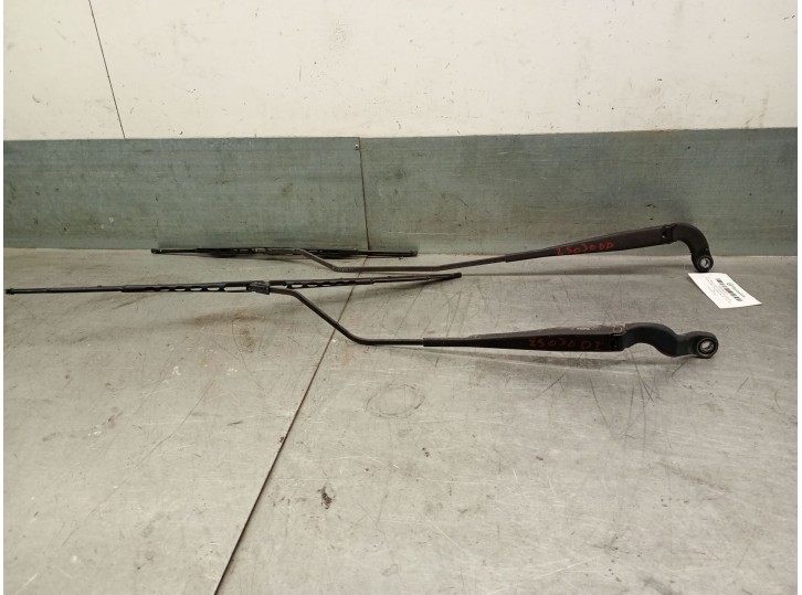 Recambio de brazo limpia delantero derecho para citroën jumpy i furgoneta (bs_, bt_, by_, bz_) 2.0 hdi 95 referencia OEM IAM 642