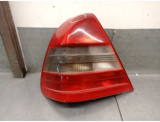 Recambio de piloto trasero izquierdo para mercedes-benz clase c (w202) c 220 (202.022) referencia OEM IAM 2028200964 A2028201966