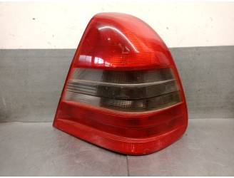 Recambio de piloto trasero derecho para mercedes-benz clase c (w202) c 220 (202.022) referencia OEM IAM 2028201064 A2028202266 