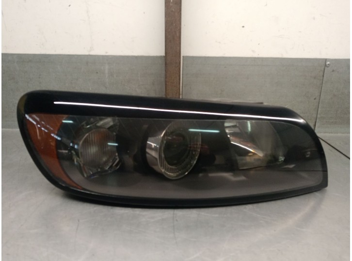 Recambio de faro derecho para volvo c30 (533) 2.4 i referencia OEM IAM 30657169 31335199 0301232202