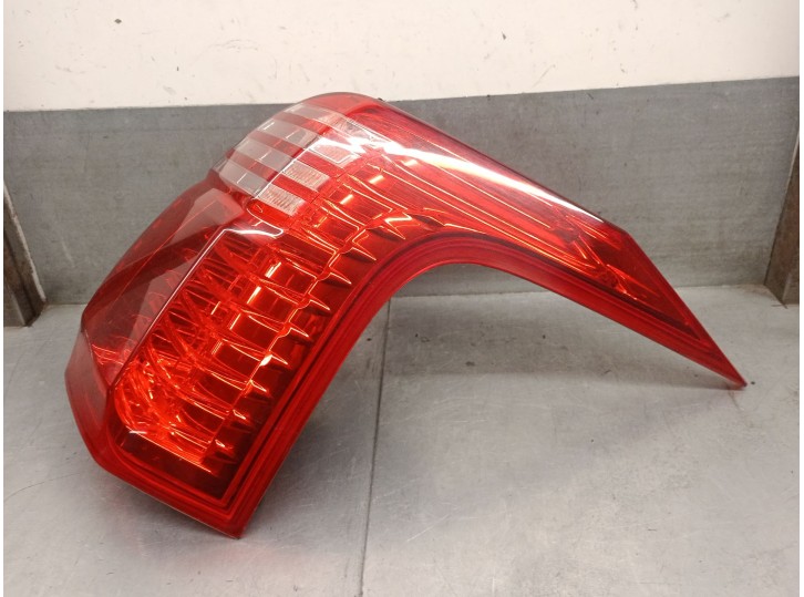 Recambio de piloto trasero derecho para peugeot 5008 (0u_, 0e_) 1.6 hdi referencia OEM IAM 9672666680 6351KH 