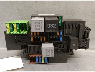 Recambio de caja reles / fusibles para mercedes-benz clase c (w205) c 220 bluetec / d (205.002, 205.004) referencia OEM IAM A222