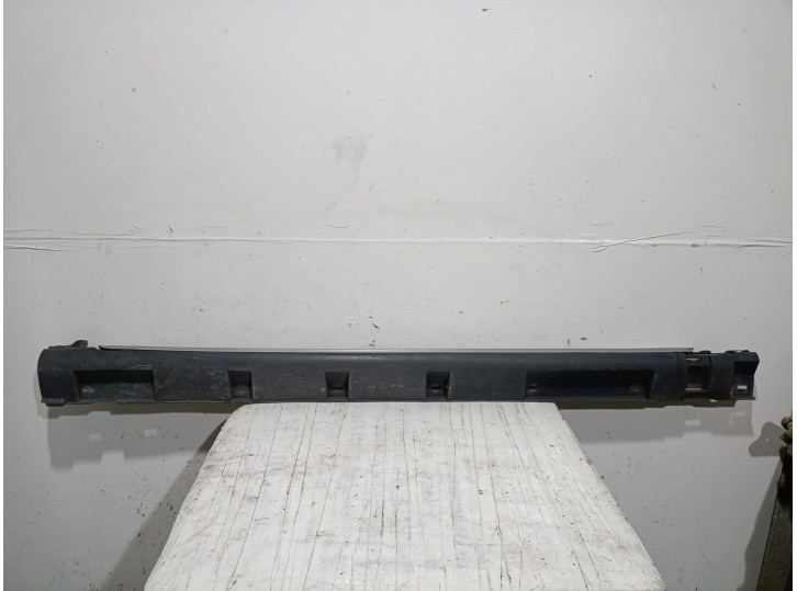 Recambio de faldon lateral para dacia sandero (bs_) 1.5 dci referencia OEM IAM 8200740835 8200740835 