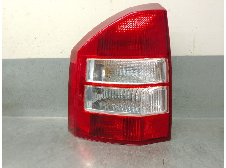 Recambio de piloto trasero izquierdo para jeep compass (mk49) 2.0 crd 4x4 referencia OEM IAM 5303883AA 5303883AA 