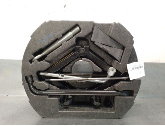 Recambio de gato para jaguar xf i (x250) 2.7 d referencia OEM IAM 8X2317080AA C2Z3358 