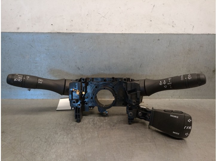 Recambio de mando luces para dacia sandero iii 1.0 tce 90 eco-g referencia OEM IAM 255674797R 