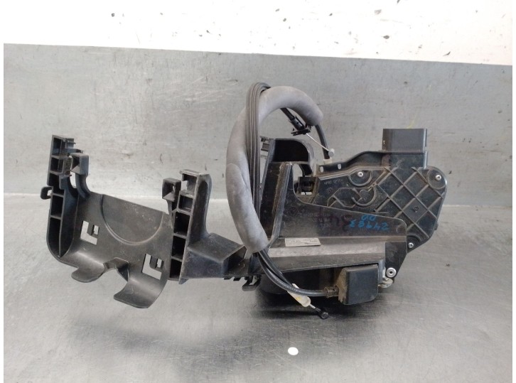 Replacement front right door lock for Jaguar XF I (X250) 2.7 D OEM IAM reference 6W8A21812AD C2P16874 