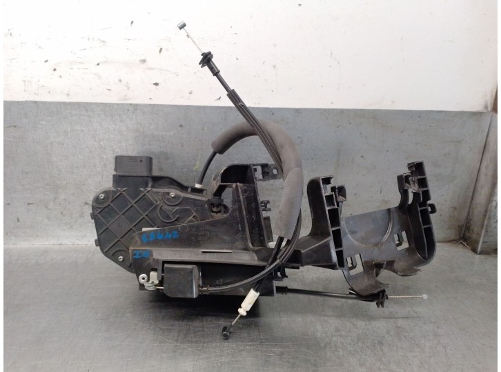 Replacement front left door lock for Jaguar XF I (X250) 2.7 D OEM IAM reference 6W8A21813AD C2P16210 