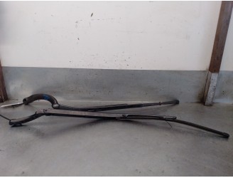 Recambio de brazo limpia delantero derecho para jaguar xf i (x250) 2.7 d referencia OEM IAM 8X2317526BD C2Z2265 