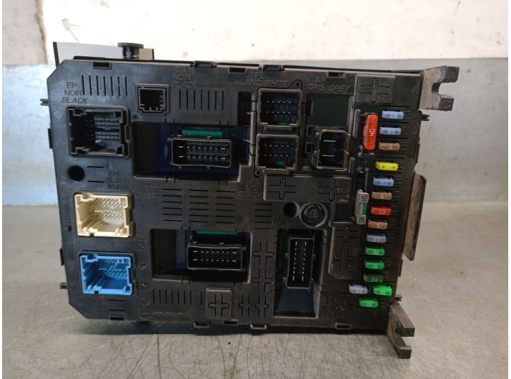 Recambio de caja reles / fusibles para peugeot partner furgoneta/monovolumen 1.6 hdi referencia OEM IAM 6580ZY 