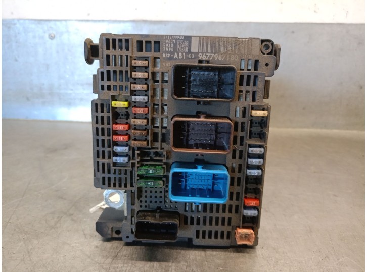 Recambio de caja reles / fusibles para citroën c4 ii (nc_) 1.6 hdi 90 referencia OEM IAM 9677987180 