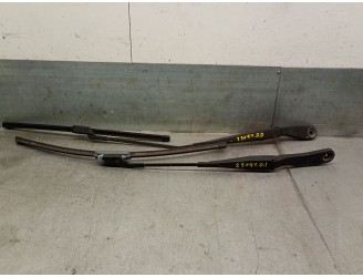 Recambio de brazo limpia delantero derecho para volvo c30 (533) 2.4 i referencia OEM IAM 31253997 31253997 