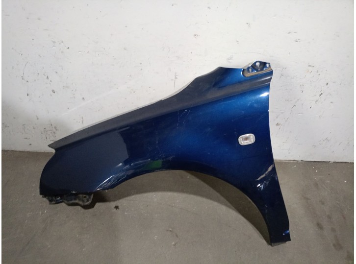 Recambio de aleta delantera izquierda para toyota avensis station wagon (_t25_) 2.4 (azt251_) referencia OEM IAM 5381205020 5381