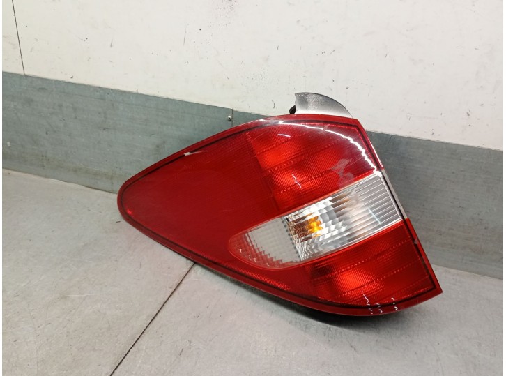 Recambio de piloto trasero izquierdo para ssangyong rodius i 2.7 xdi referencia OEM IAM 8360121 