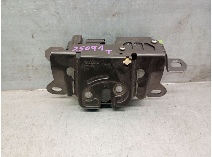 Recambio de cerradura maletero / porton para volvo c30 (533) 2.4 i referencia OEM IAM 30784739 30784739 
