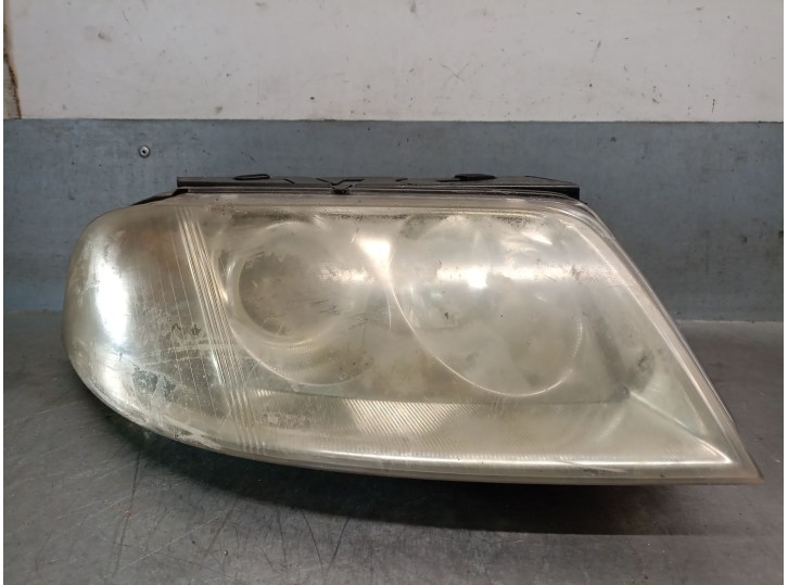 Replacement right headlight for Volkswagen Passat B5.5 (3B3) 1.9 TDI OEM IAM reference 3B0941016AN 3B0941016AN 1EL00835002